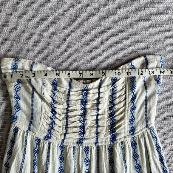 O’Neill strapless dress with no-slip elastic top with full lining. - Picture 6 of 6